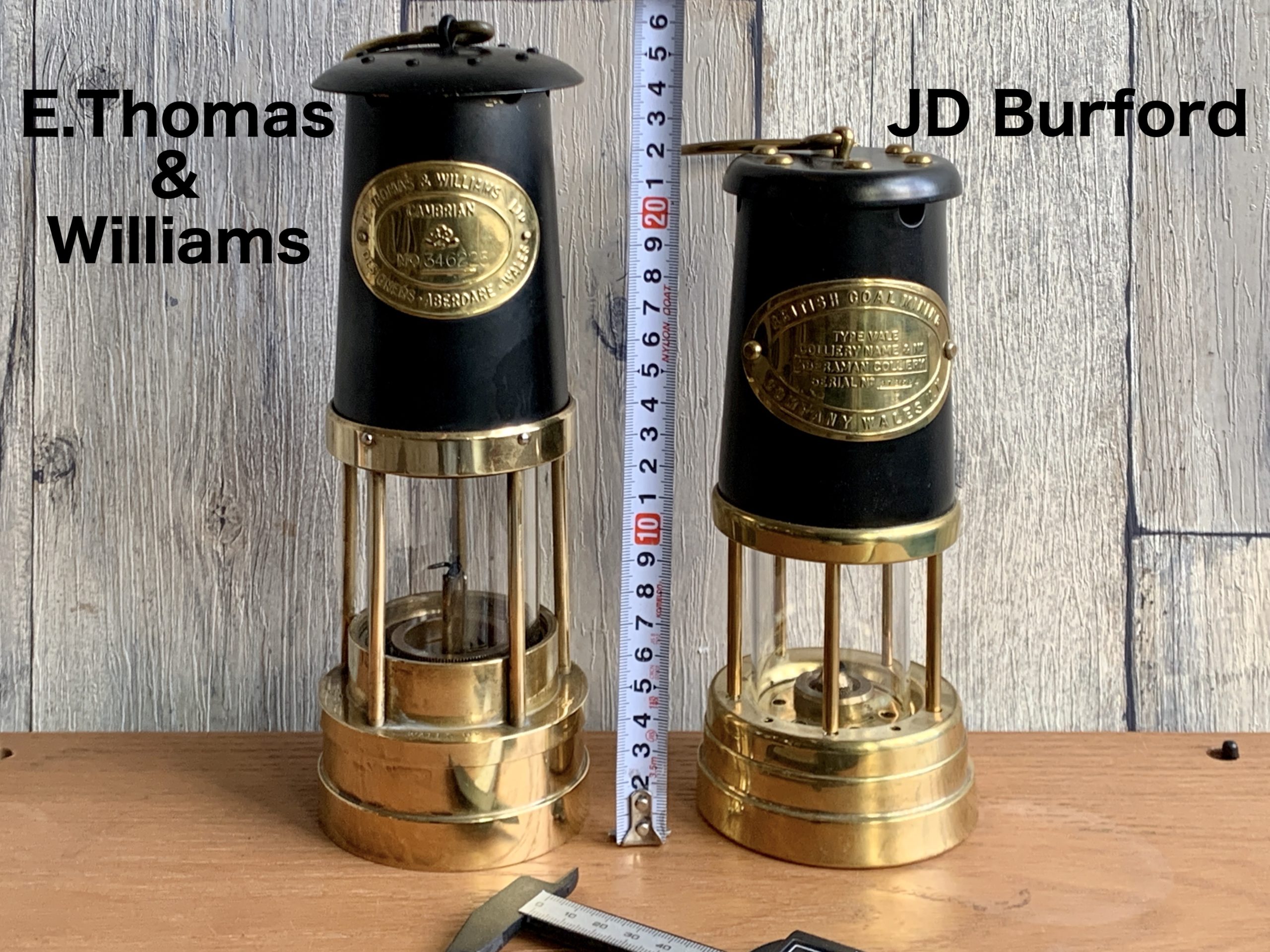 真鍮カンブリアンランタンE.Thomas & WilliamsとJD Burfordを徹底比較 